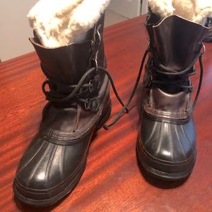 Sorel snow/hiking boots. Used. Size 9 1/2.